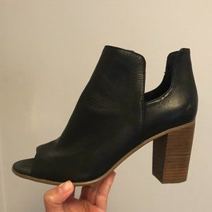 Excellent condition-Steve Madden-7.5 Ankle Boots-Cut Out Peep Toe-Black